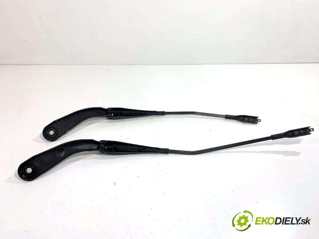 BMW F34 liftback 2017 135 kW 320 i 1998 Rameno stierače predný 7260474 7286105