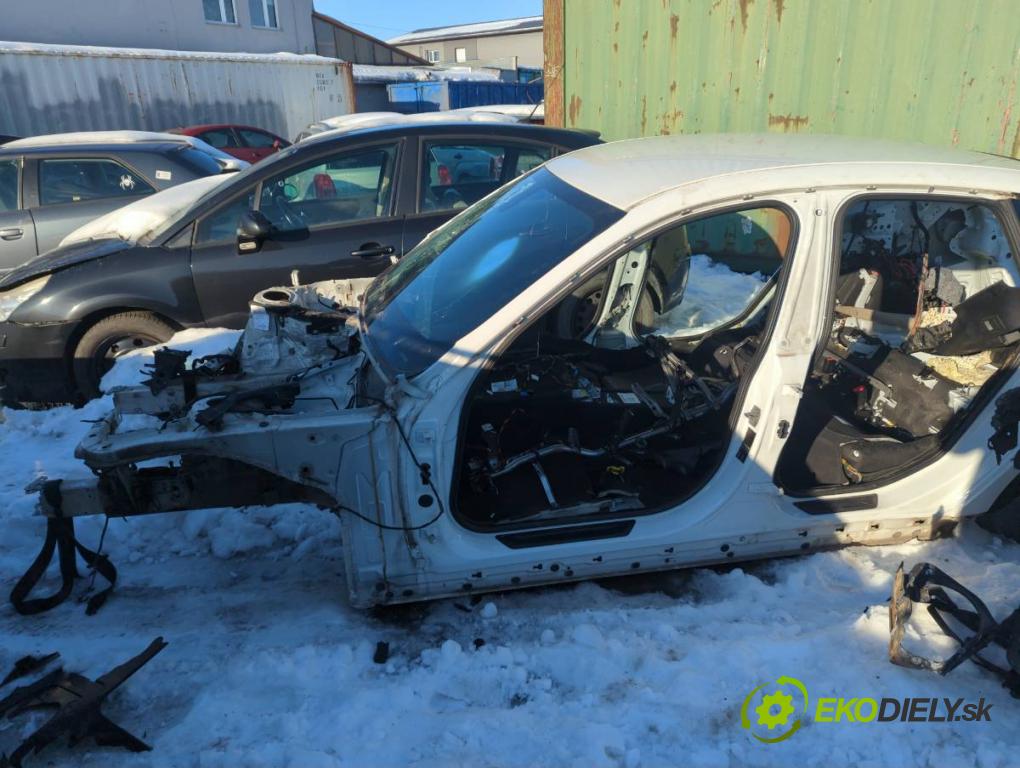 BMW F34 liftback 2017 135 kW 320 i 1998 KAROSERIA ČTVRŤÁK blatník zadní část práh střecha PODŁUŻNICA