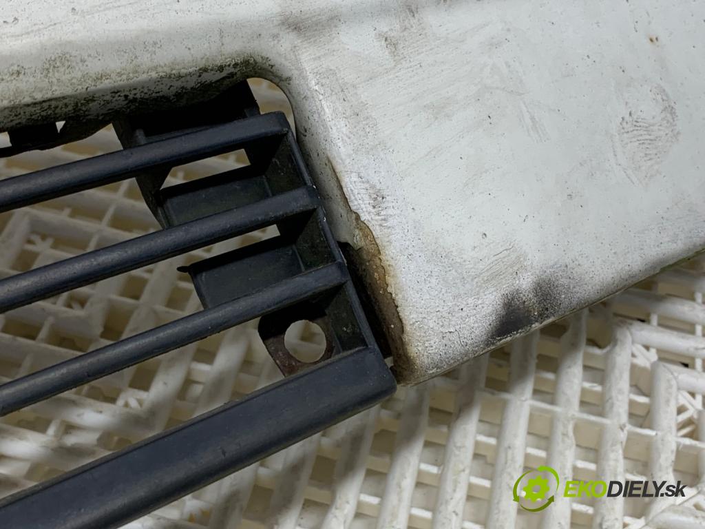 VW TRANSPORTER T4 Autobus 1995 45 kW 1.9 D 1896 mřížka maska  (Přední mřížka (maska chladiče))