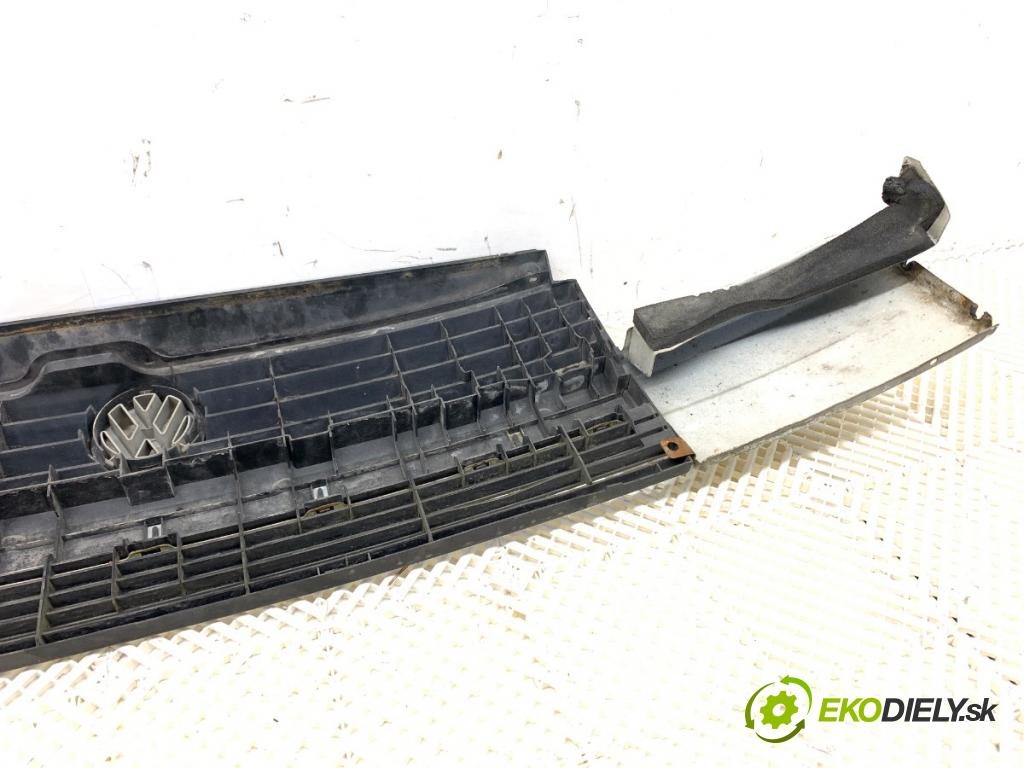VW TRANSPORTER T4 Autobus 1995 45 kW 1.9 D 1896 mřížka maska  (Přední mřížka (maska chladiče))