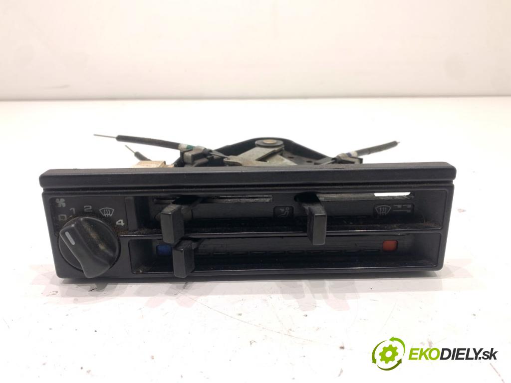 VW TRANSPORTER T4 Autobus 1995 45 kW 1.9 D 1896 Panel ovládania kúrenia 701919383 (Prepínacie páčky pod volantom)