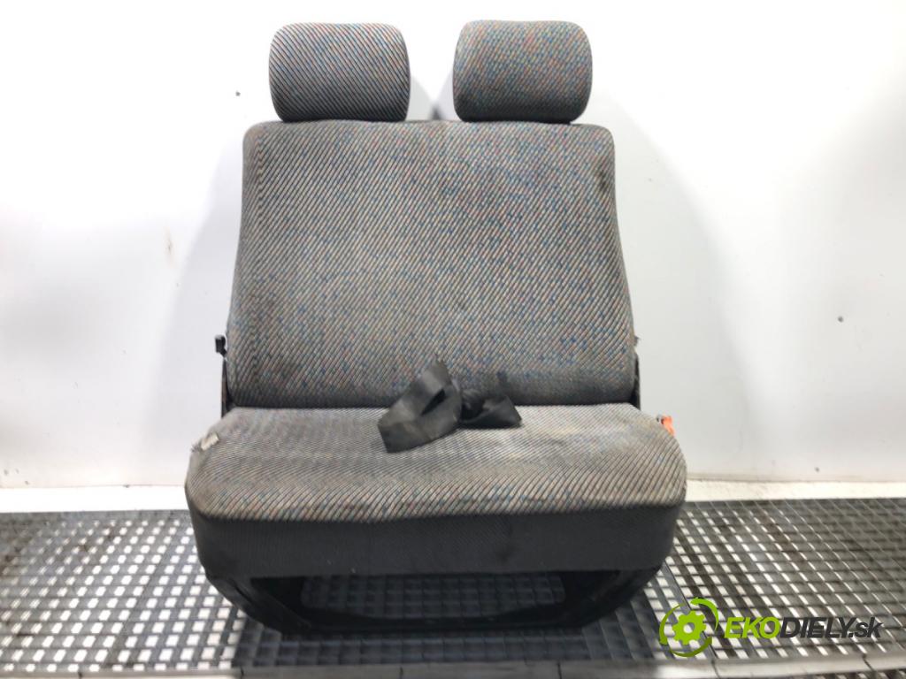 VW TRANSPORTER T4 Autobus 1995 45 kW 1.9 D 1896 Sedadlo pravy predný 