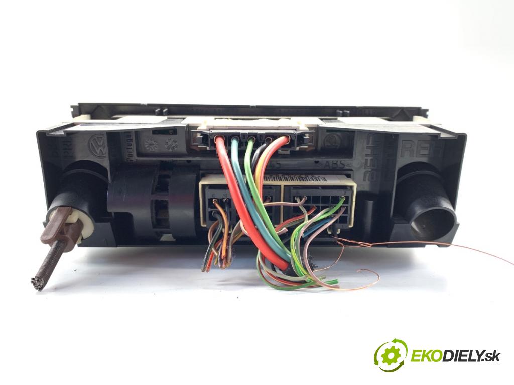 SKODA FABIA II liftback 2008 51 kW 1.2 1198 Panel ovládania kúrenia 5J0820045 (Prepínacie páčky pod volantom)