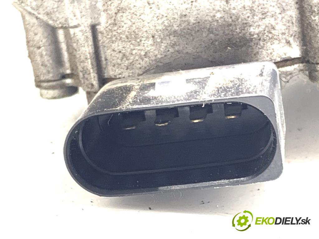 SKODA FABIA II liftback 2008 51 kW 1.2 1198 Mechanizmus stieračov predný 5J1955113A (Motorček stieračov predný)