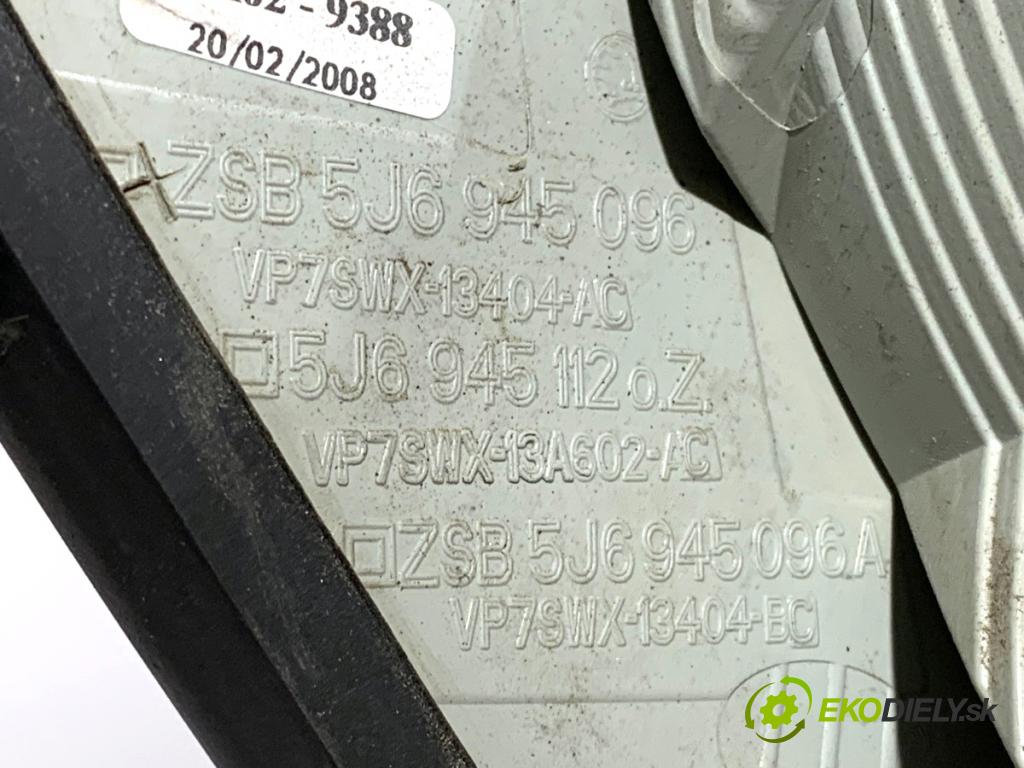 SKODA FABIA II liftback 2008 51 kW 1.2 1198 Svetlo pravy zad 5J6945096