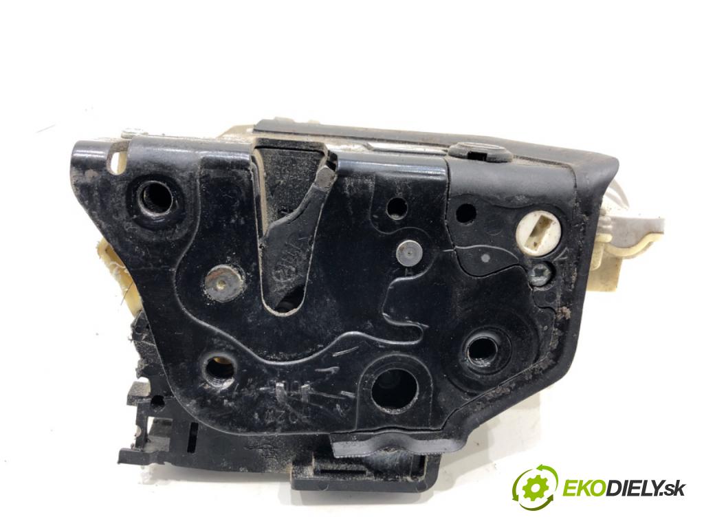 VW PASSAT B6 Kombi 2006 103 kW 2.0 TDI 1968 zámok Dvere pravy zad 3C4839016A