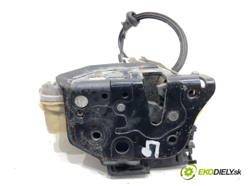 VW PASSAT B6 Kombi 2006 103 kW 2.0 TDI 1968 zámok Dvere ľavy predný 3C1837015A