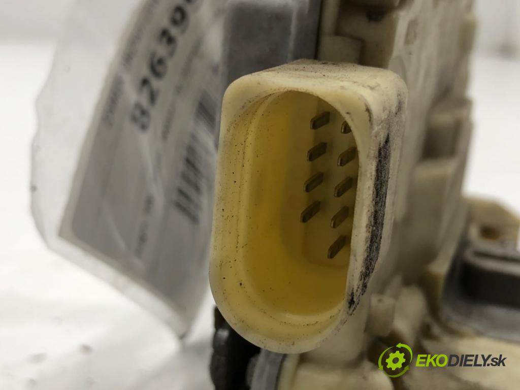 VW PASSAT B6 Kombi 2006 103 kW 2.0 TDI 1968 zámok Dvere ľavy predný 3C1837015A