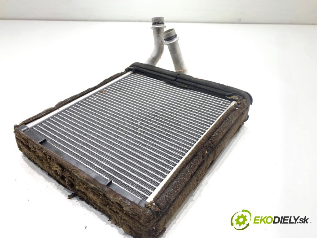 VW PASSAT B6 Kombi 2006 103 kW 2.0 TDI 1968 topné těleso radiátor topení 3C0819031 (Radiátor topení)