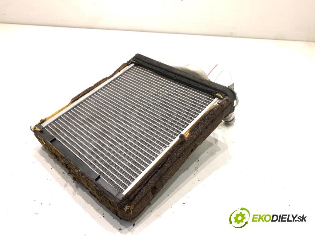 VW PASSAT B6 Kombi 2006 103 kW 2.0 TDI 1968 topné těleso radiátor topení 3C0819031 (Radiátor topení)