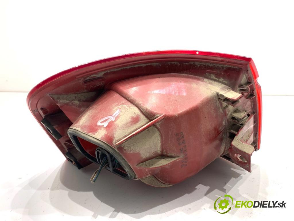 VW PASSAT B6 Kombi 2006 103 kW 2.0 TDI 1968 světlo pravý zadní část 3C9945096B