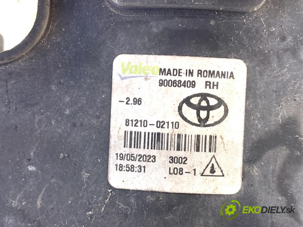 TOYOTA YARIS IV ---  --- --- --- Hmlové svetlo, hmlovka pravy predný 81210-02110