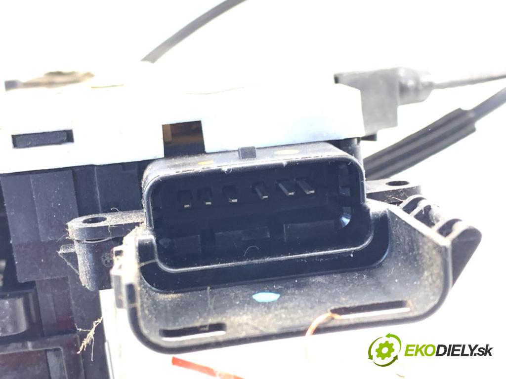 PEUGEOT 207 liftback 2009 53 kW 1.4 1360 zámok Dvere ľavy predný 24087816