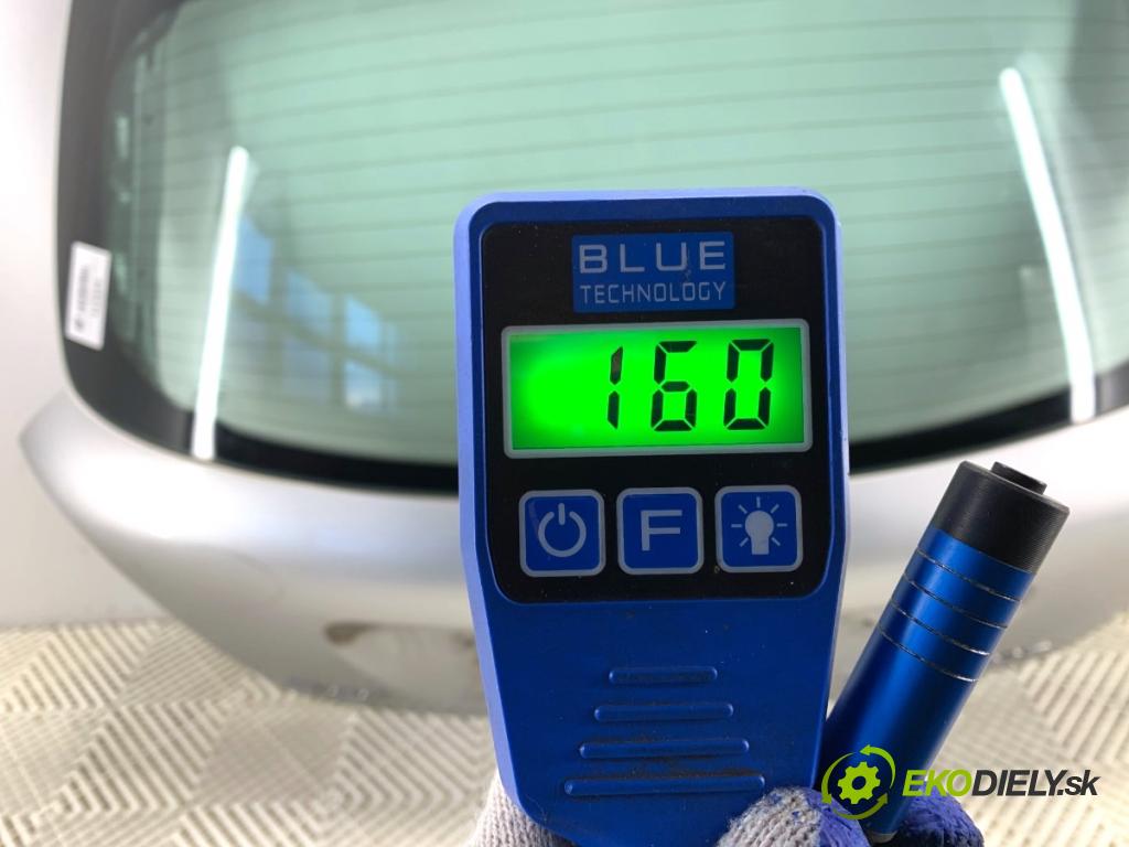 PEUGEOT 207 liftback 2009 53 kW 1.4 1360 kapota zad EZR