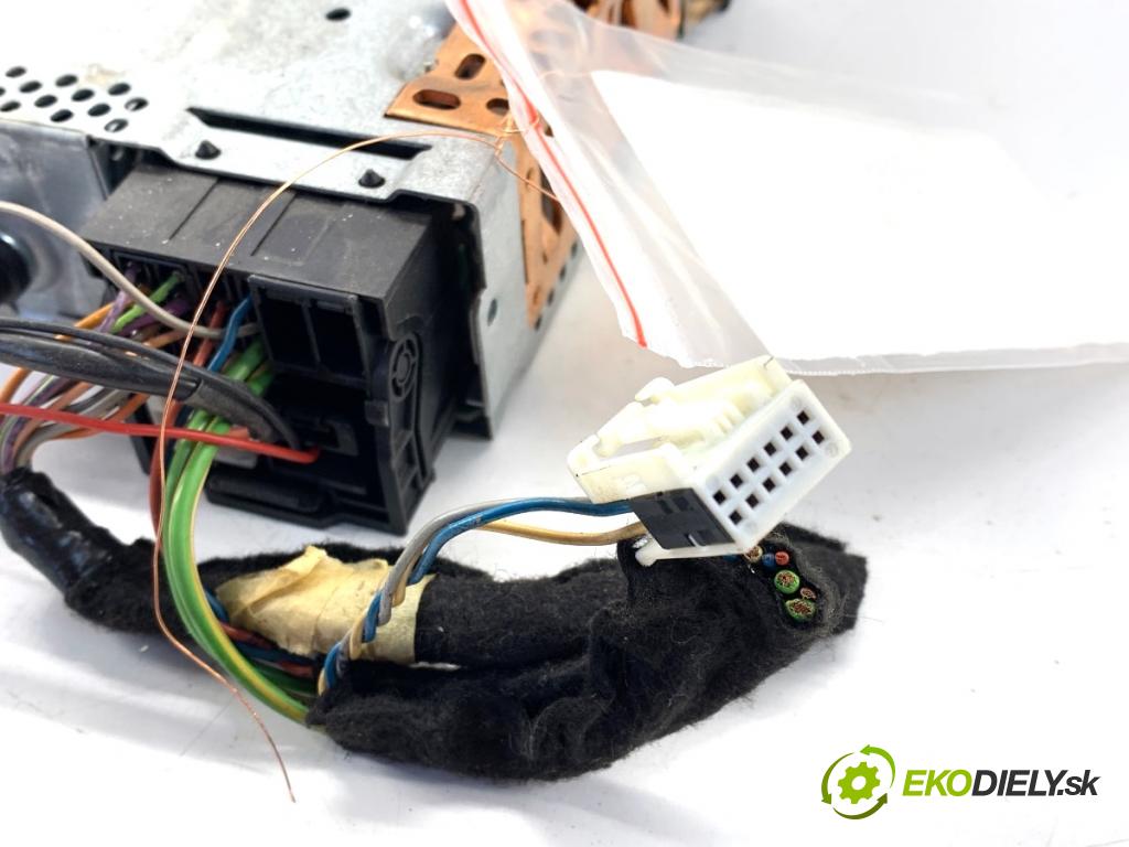 PEUGEOT 207 liftback 2009 53 kW 1.4 1360 RADIO 96643698XT (Audio zariadenie)