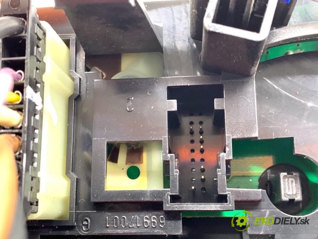 PEUGEOT 207 liftback 2009 53 kW 1.4 1360 Panel ovládania kúrenia N102079B (Prepínacie páčky pod volantom)