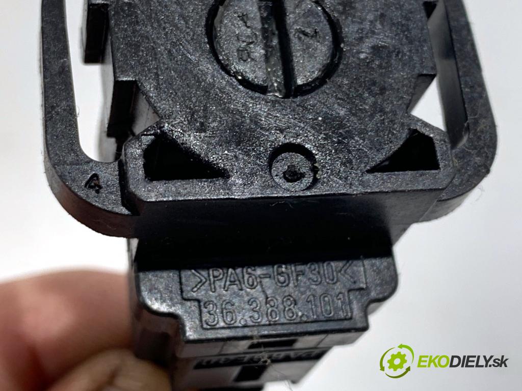 PEUGEOT 207 liftback 2009 53 kW 1.4 1360 Kocka, vložka spínacej skrinky  (Spínacia skrinka)