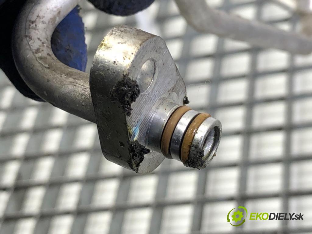 PEUGEOT 207 liftback 2009 53 kW 1.4 1360 rúrka klimatizace  (Trubka klimatizace)