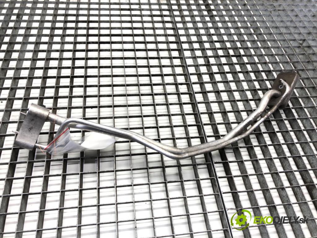 BMW F16 SUV 2015 230 kW xDrive 40 d 2993 rúrka klimatizace 9271894 (Trubka klimatizace)