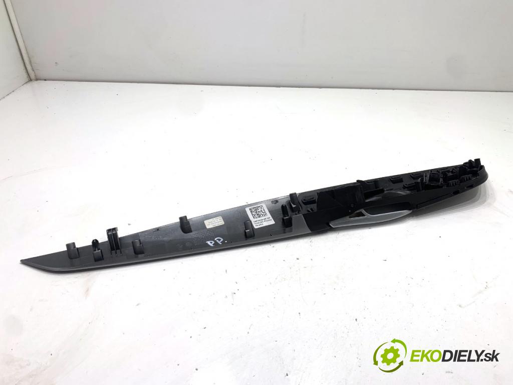 BMW F16 SUV 2015 230 kW xDrive 40 d 2993 Kľučka vnútorná pravy predný 7292188