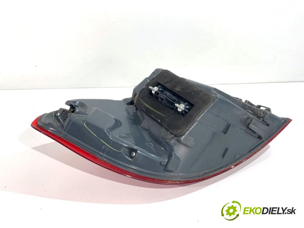 BMW F16 SUV 2015 230 kW xDrive 40 d 2993 světlo pravý zadní část 7314860