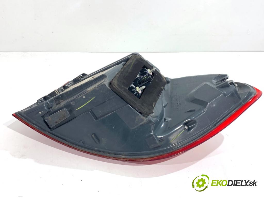 BMW F16 SUV 2015 230 kW xDrive 40 d 2993 světlo levý zadní část 7314859