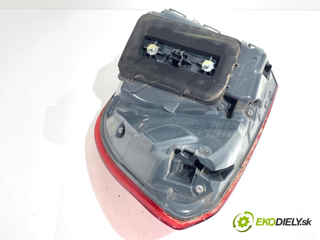 BMW F16 SUV 2015 230 kW xDrive 40 d 2993 světlo levý zadní část 7314859