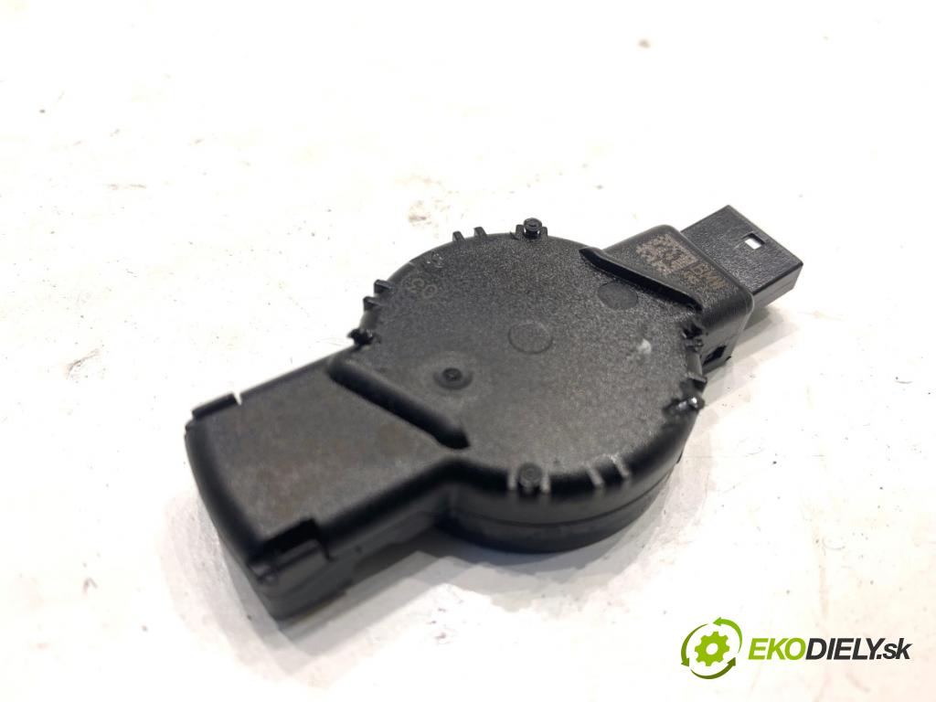 BMW F16 SUV 2015 230 kW xDrive 40 d 2993 Snímač dažďa 9354843 (Snímač dažďa)