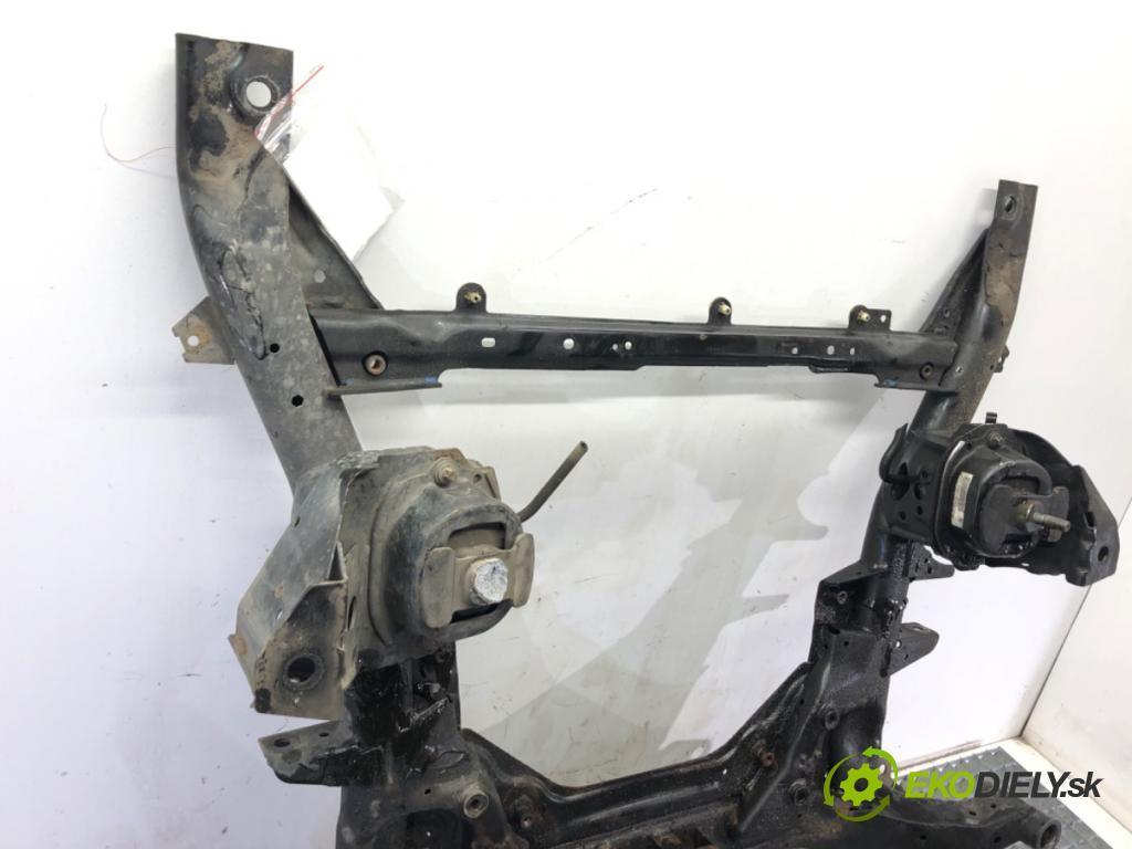 BMW F16 SUV 2015 230 kW xDrive 40 d 2993 výztuha pod motor  (Přední výztuha)