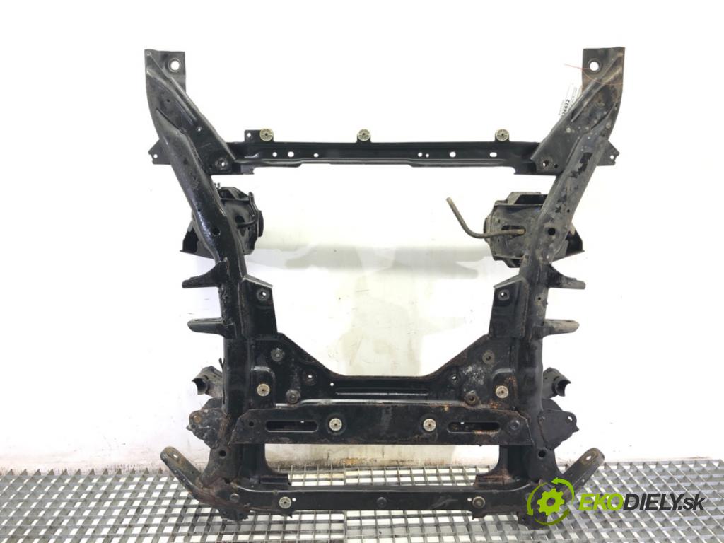 BMW F16 SUV 2015 230 kW xDrive 40 d 2993 výztuha pod motor  (Přední výztuha)