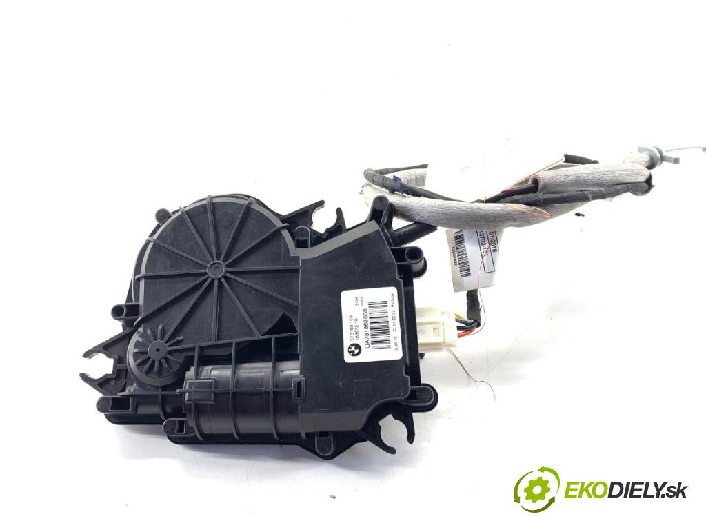 BMW F16 SUV 2015 230 kW xDrive 40 d 2993 doťah dverí zad 7318696