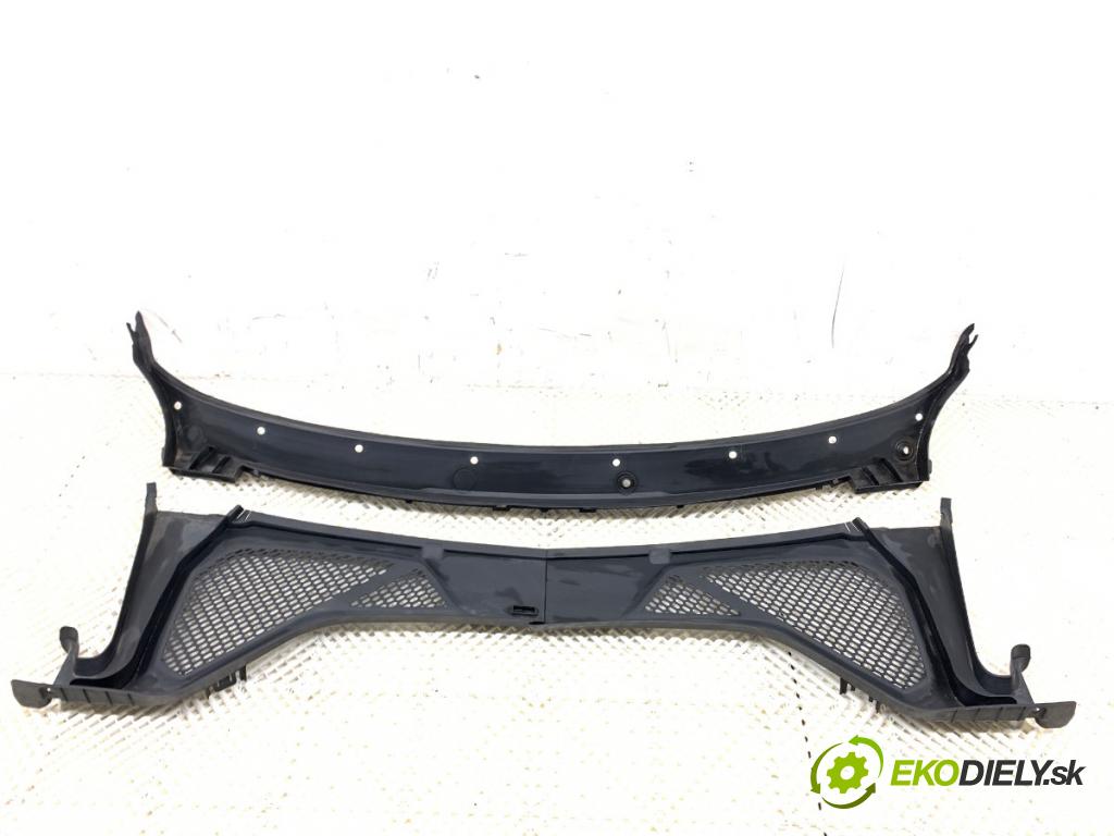 BMW F16 SUV 2015 230 kW xDrive 40 d 2993 torpédo plast pod čelní okno 15671610 (Plast pod čelním sklem)