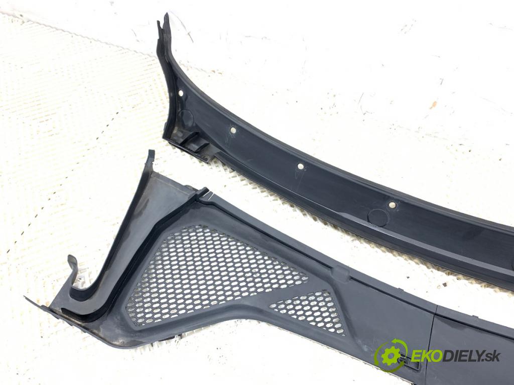 BMW F16 SUV 2015 230 kW xDrive 40 d 2993 torpédo plast pod čelní okno 15671610 (Plast pod čelním sklem)