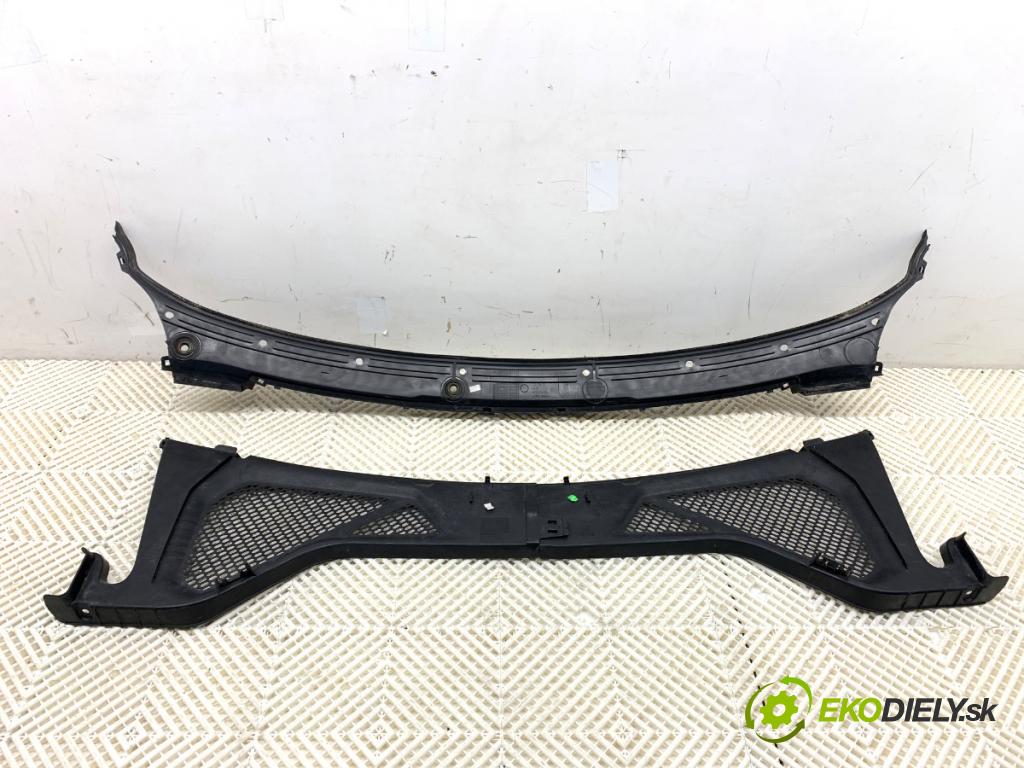 BMW F16 SUV 2015 230 kW xDrive 40 d 2993 torpédo plast pod čelní okno 15671610 (Plast pod čelním sklem)