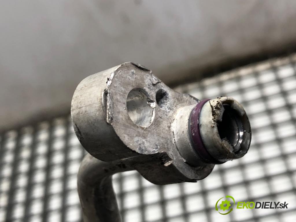 BMW F16 SUV 2015 230 kW xDrive 40 d 2993 rúrka klimatizácie  (Rúrka klimatizácie)