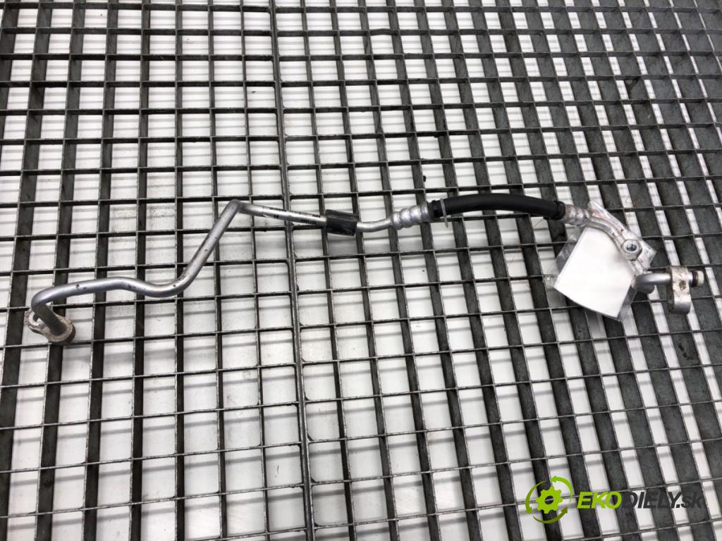 BMW F16 SUV 2015 230 kW xDrive 40 d 2993 rúrka klimatizace 9271893 (Trubka klimatizace)