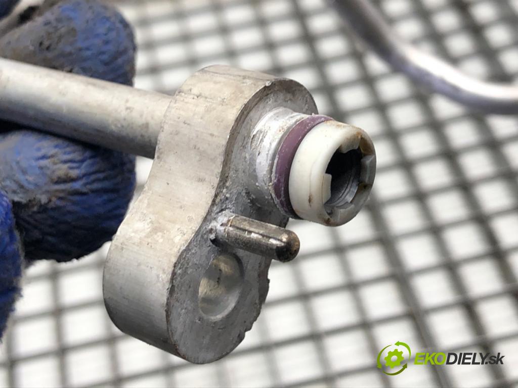 BMW F16 SUV 2015 230 kW xDrive 40 d 2993 rúrka klimatizace 9271893 (Trubka klimatizace)