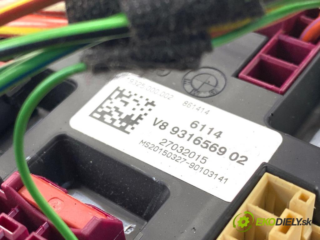 BMW F16 SUV 2015 230 kW xDrive 40 d 2993 skříňka poistková 9316569 (Pojistková skříňka)