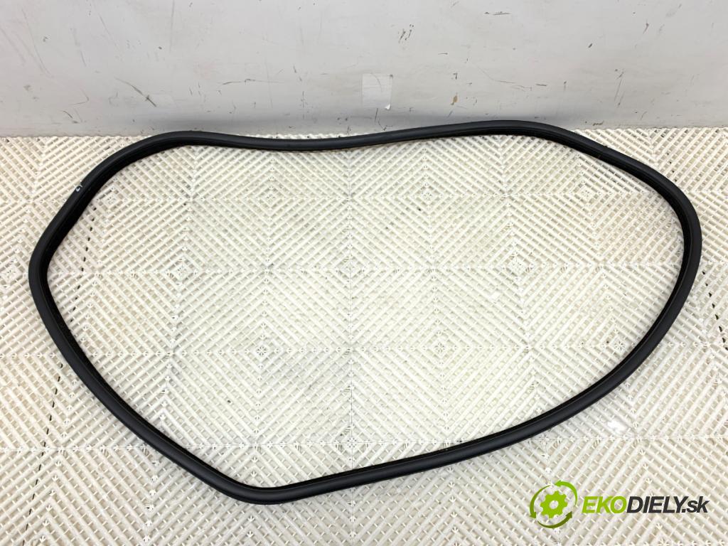 BMW F16 SUV 2015 230 kW xDrive 40 d 2993 tesnenie Dvere zad ľavá strana  (Karoséria ostatné)