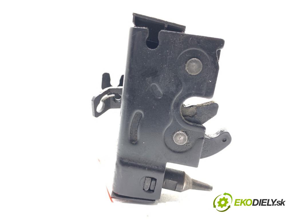 RENAULT TRAFIC III Autobus 2015 92 kW 1.6 dCi 125 (JGMH) 1598 zámok Dvere zadných  (Zámok)