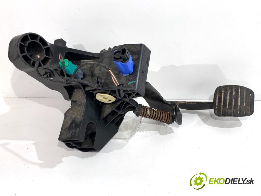 RENAULT TRAFIC III Autobus 2015 92 kW 1.6 dCi 125 (JGMH) 1598 PEDÁL: manuálne  (Potenciometer plynového pedálu)