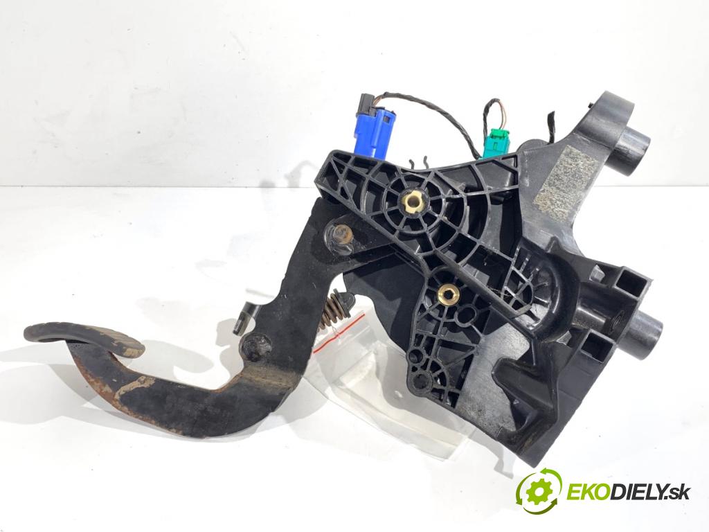 RENAULT TRAFIC III Autobus 2015 92 kW 1.6 dCi 125 (JGMH) 1598 PEDÁL: manuálne  (Potenciometer plynového pedálu)