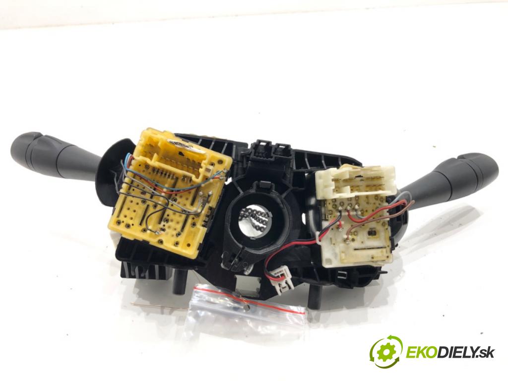 RENAULT TRAFIC III Autobus 2015 92 kW 1.6 dCi 125 (JGMH) 1598 Prepínač kombinovaný 255679704R (Prepínacie páčky pod volantom)