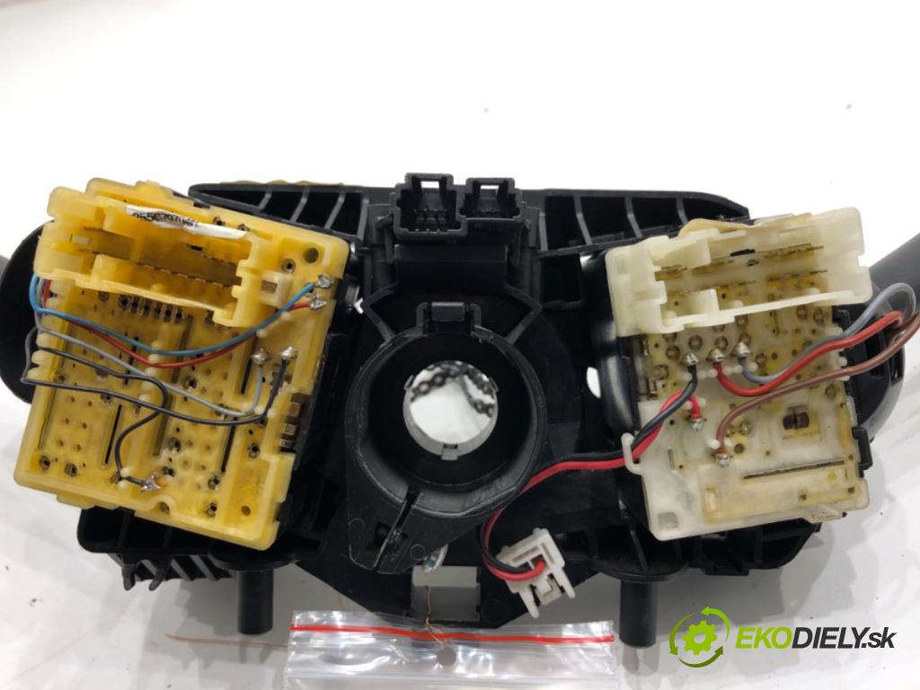 RENAULT TRAFIC III Autobus 2015 92 kW 1.6 dCi 125 (JGMH) 1598 Prepínač kombinovaný 255679704R (Prepínacie páčky pod volantom)