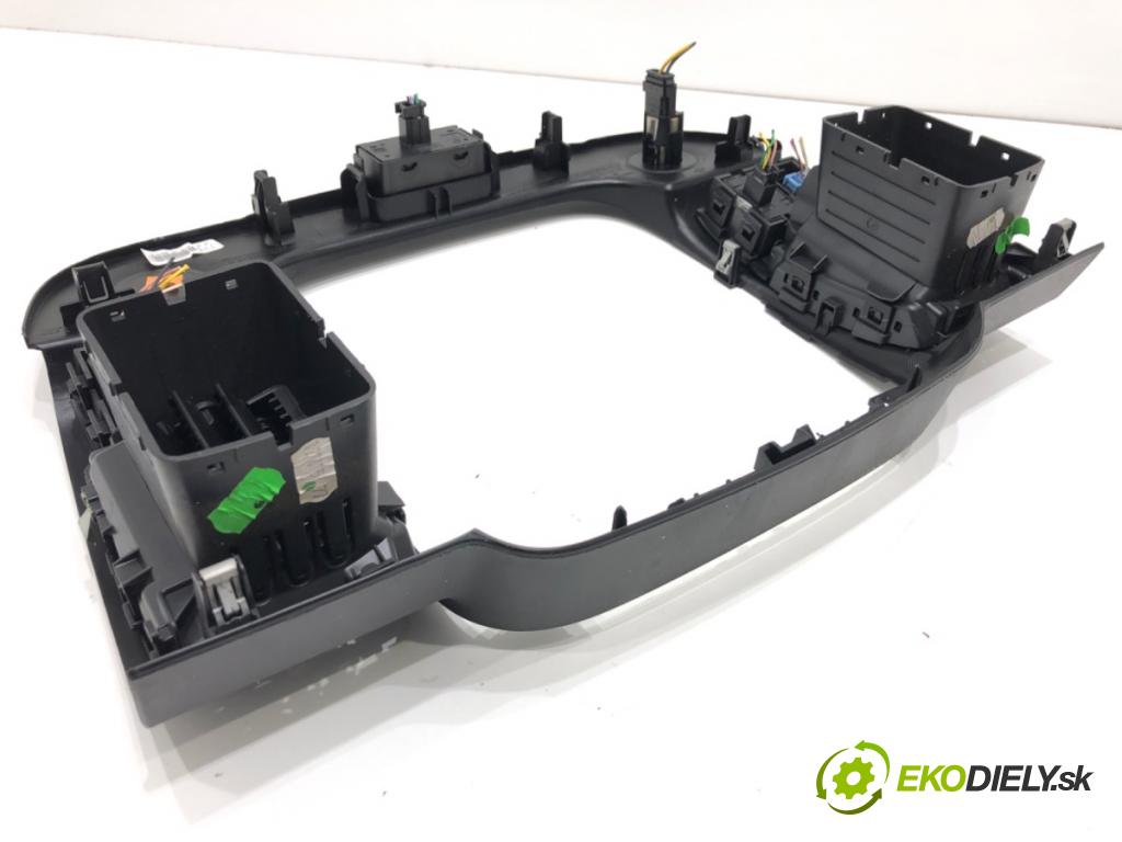 RENAULT TRAFIC III Autobus 2015 92 kW 1.6 dCi 125 (JGMH) 1598 mří topení přední část 682607479R