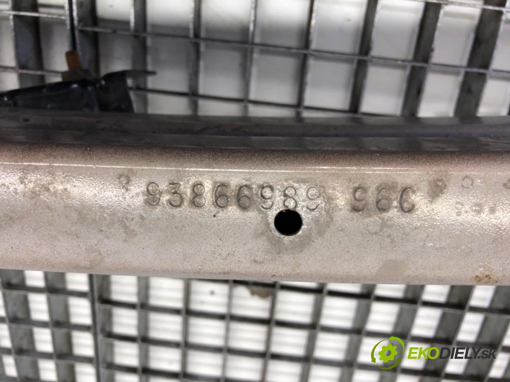 RENAULT TRAFIC III Autobus 2015 92 kW 1.6 dCi 125 (JGMH) 1598 výztuha nárazníka přední část  (Přední výztuha)