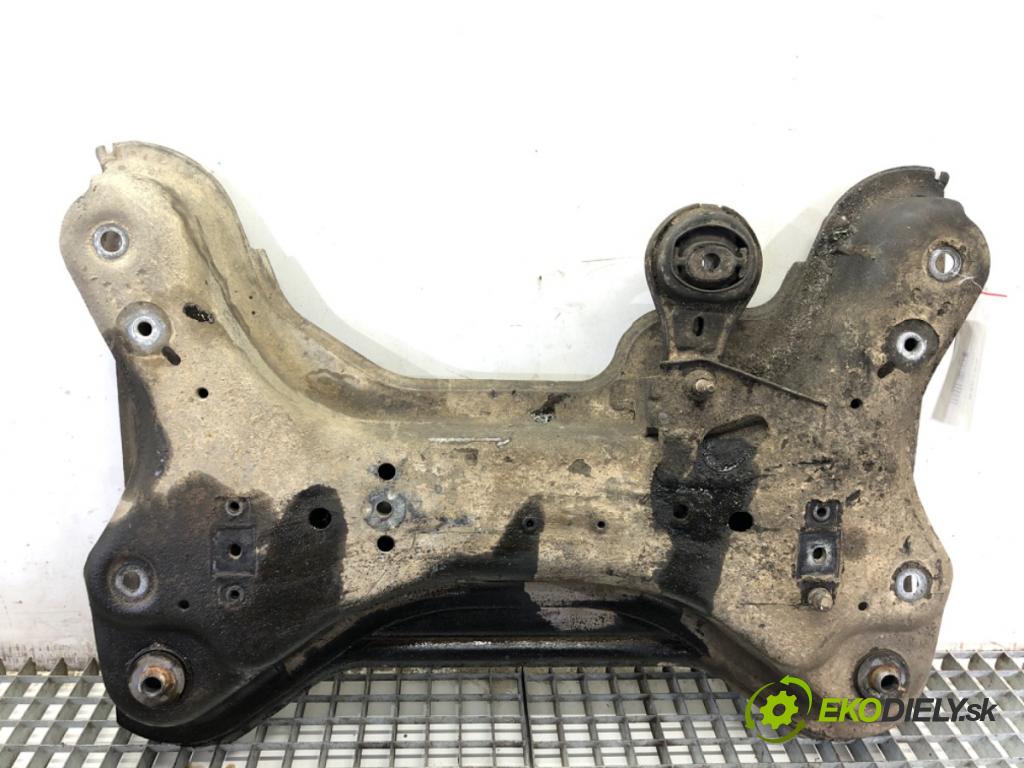 RENAULT TRAFIC III Autobus 2015 92 kW 1.6 dCi 125 (JGMH) 1598 výztuha pod motor  (Přední výztuha)