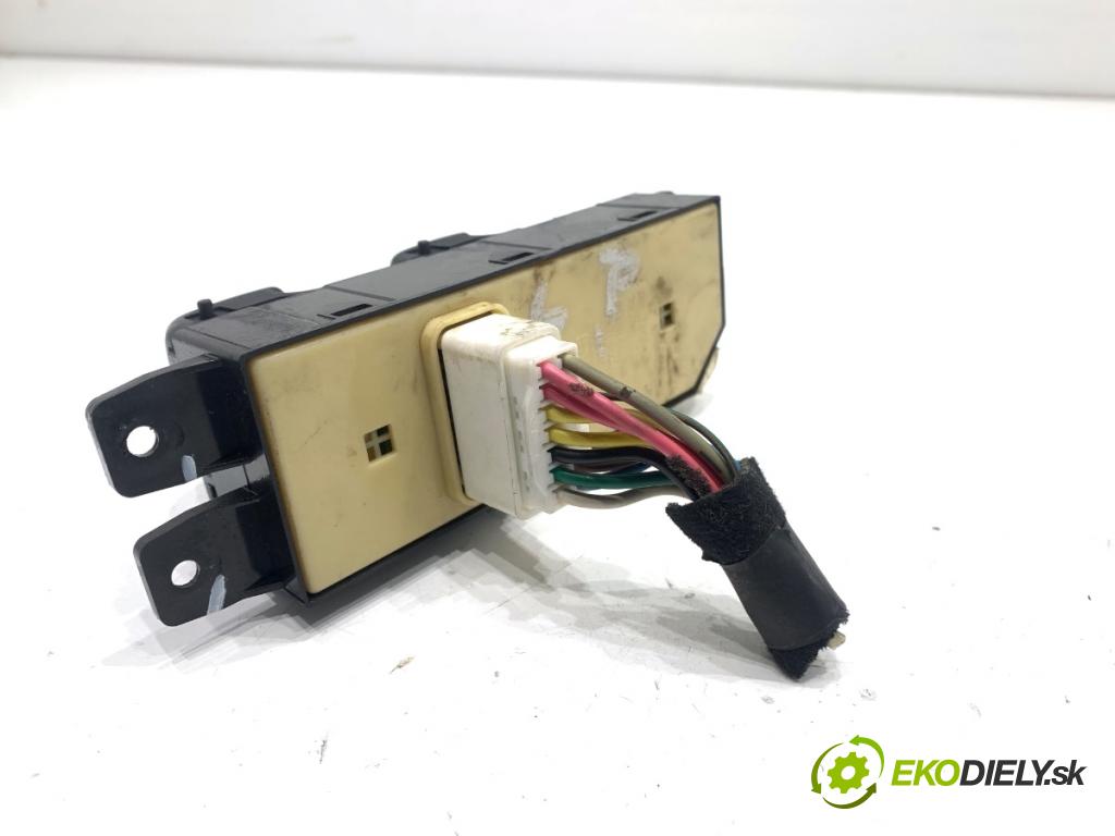 HYUNDAI SANTE FE I SUV 2005 83 kW 2.0 CRDi 1991 Prepínač okien 93570-26100 (Prepínacie páčky pod volantom)