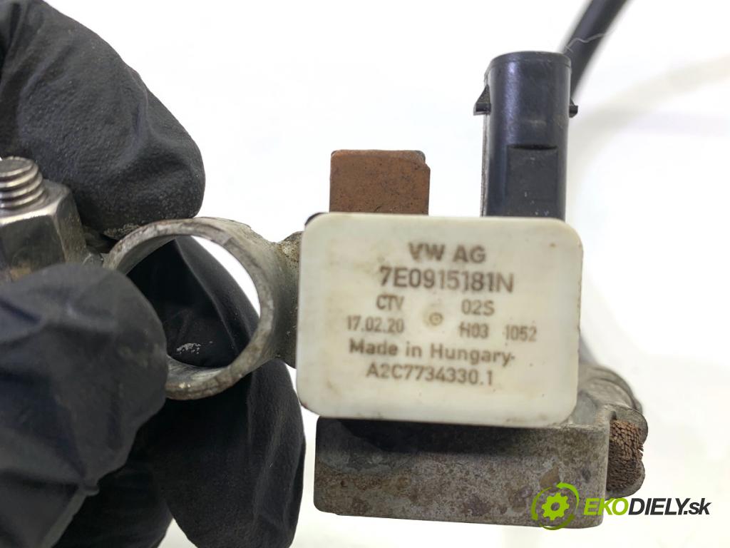 VW TRANSPORTER T6 Autobus 2020 81 kW 2.0 TDI 1968 svorka MINUS 7E0915181N