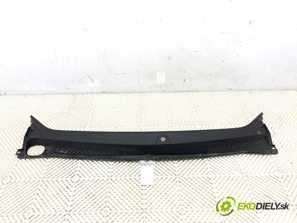 DACIA DUSTER SUV 2022 85 kW 1.5 dCi 115 (HMAD) 1461 torpédo plast pod čelní okno 668113292R (Plast pod čelním sklem)